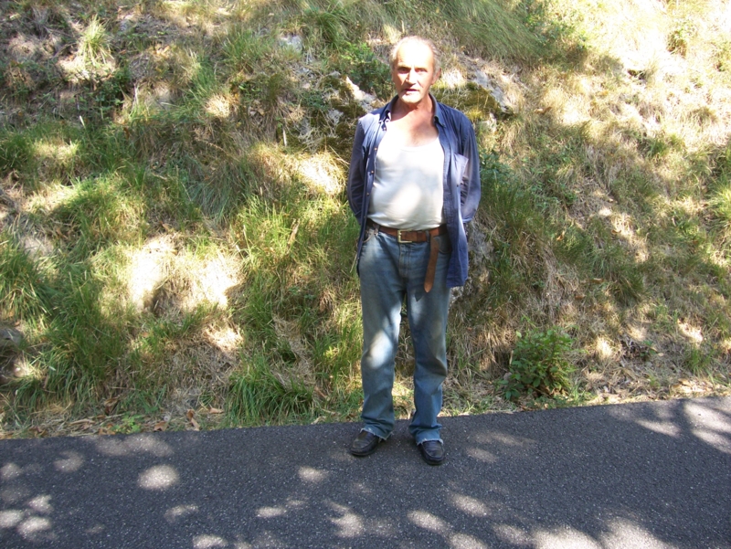  Image name: Persone098.jpg 
 width: 800 pixel 
 height: 601 pixel 
 Size: 547471 bytes 
 Click to enlarge 